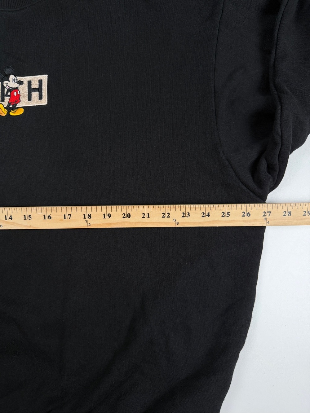 Kith Disney Embroidered Mickey Mouse Crewneck Sweatshirt Medium Black - Picture 8 of 10
